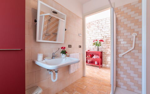 Cascina Marianna 12+4: Plumbing Fixture, Bathroom, Flooring, Floor, Bathroom Sink, Tap, Plumbing, Interior Design, Sink, Tile