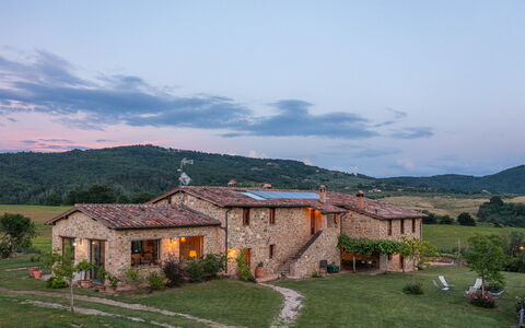 Podere Pomasciano 10: Landscape, House, Cottage, Rural Area, Human Settlement, Village, Home, Farmhouse, Estate, Field