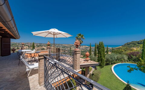 Fontespina 6: Estate, Resort, Balcony, Eco Hotel, Hacienda, Shade, Villa, Landscaping, Swimming Pool, Mansion