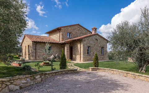 La Villetta di Dante 6: House, Home, Cottage, Roof, Cloud, Landscape, Estate, Land Lot, Farmhouse