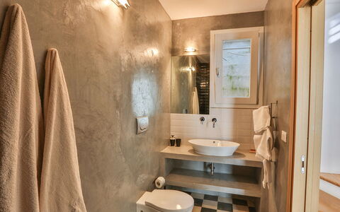 Villa Pajare Francesi 8+2: Flooring, Interior Design, Floor, Wall, Bathroom, Plumbing Fixture, Wood, Bathroom Sink, Sink, Tap