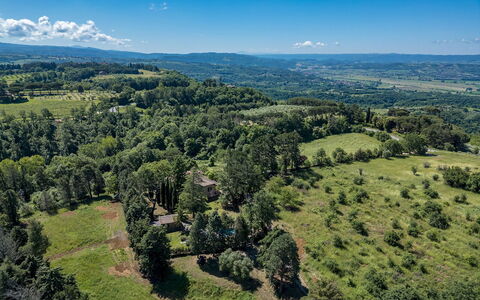 Casa Ciculino 8: Natural Environment, Vegetation, Natural Landscape, Grassland, Ecoregion, Landscape, Plain, Bird'S-Eye View, Highland, Land Lot
