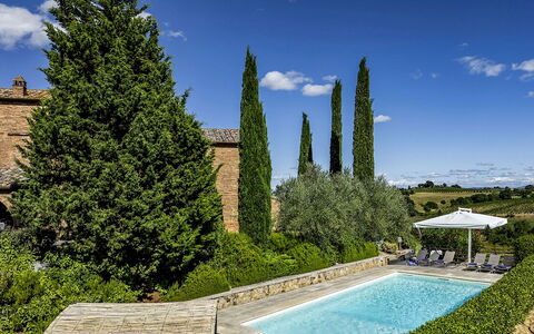 Casale dei 12: Shrub, Garden, Landscaping, Hedge, Estate, Evergreen, Villa, Hacienda