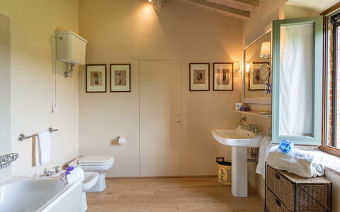 Monticchia 10: Wall, Flooring, Plumbing Fixture, Interior Design, Floor, Home, Bathroom, House, Lighting, Door