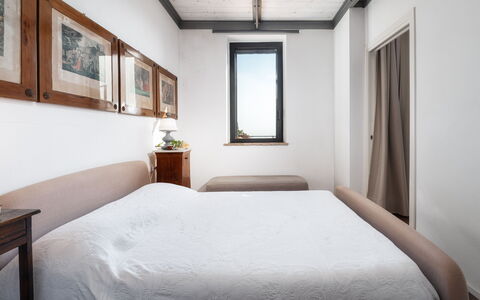 Podere Torre delle Sorgenti 4: Bed, Bedroom, Bedding, Interior Design, Wall, Bed Sheet, Furniture, Flooring, Floor, Wood