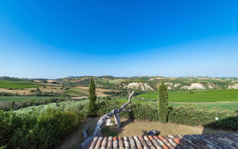 Casale Rosy 6+2: Sky, Landscape, Grassland, Horizon, Plain, Land Lot, Rural Area, Field, Meadow, Slope