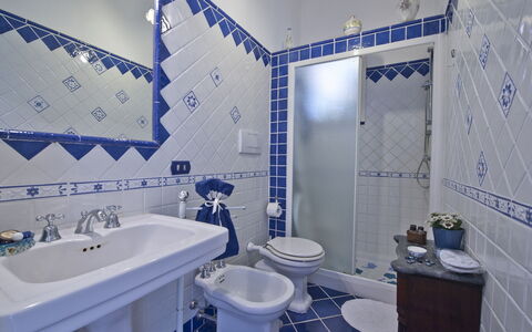 Casa Noemi 4+2: Blue, Flooring, Interior Design, Floor, Plumbing Fixture, Bathroom, Tile, Tap, Ceiling, Room