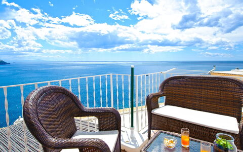 Casa Leonilde 4: Blue, Water, Body Of Water, Furniture, Sea, Coastal And Oceanic Landforms, Outdoor Furniture, Coast, Ocean, Chair