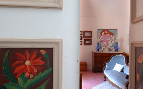 Casa Maria 6+2: Wall, Interior Design, Picture Frame, Room, Furniture, Visual Arts, Paint, Wood Stain, Modern Art