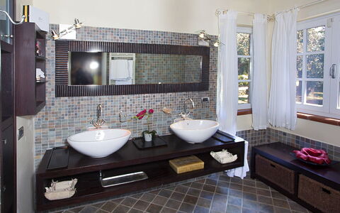 Virginia 8: Bathroom, Interior Design, Bathroom Sink, Plumbing Fixture, Wall, Sink, Flooring, Countertop, Tap, Mirror