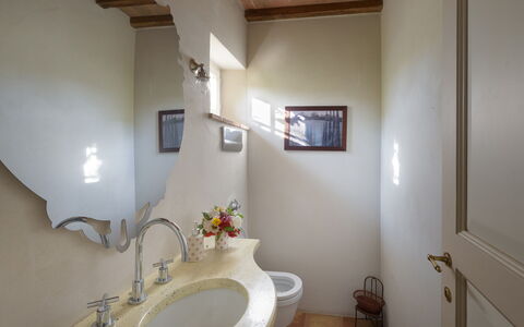 Podere Gragnano 12: Plumbing Fixture, Bathroom Sink, Interior Design, Bathroom, Tap, Mirror, Plumbing, Lighting, Sink, Room