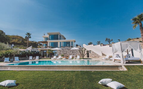 Villa Triscele 10: Resort, Swimming Pool, Leisure, Estate, Mansion, Villa, Vacation, Eco Hotel, Hotel