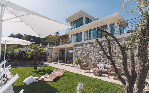 Villa Triscele 10: Home, Estate, Leisure, Villa, Mansion, Balcony, Shade, Umbrella, Outdoor Furniture, Resort