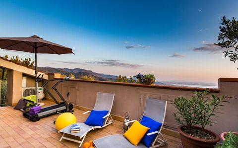 Il Ciliegio sul Lago 6: Furniture, Chair, Apartment, Resort, Eco Hotel, Outdoor Furniture, Villa, Shade, Hotel, Balcony