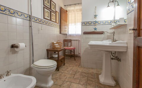 Il Giardino dei Limoni 8: Flooring, Interior Design, Floor, Plumbing Fixture, Tile, Toilet Seat, Sink, Toilet, Bathroom, Molding