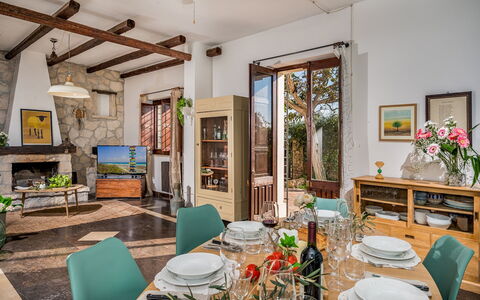 Il Giardino dei Limoni 8: Furniture, Interior Design, Chair, Wood, Flooring, Table, Dining Room, Kitchen & Dining Room Table, Ceiling, Floor