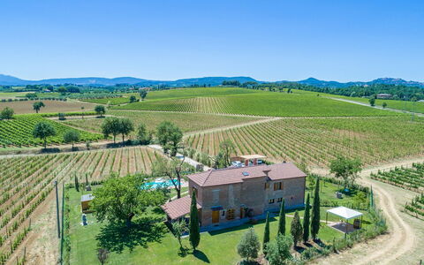 Il Grillo 10: Rural Area, Agriculture, Land Lot, Landscape, Plantation, Plain, Field, Village, Farm, Estate