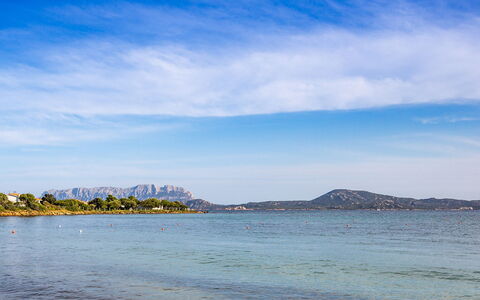 Villa Amar 4: Sky, Blue, Water, Water Resources, Body Of Water, Natural Environment, Horizon, Coast, Coastal And Oceanic Landforms, Beach