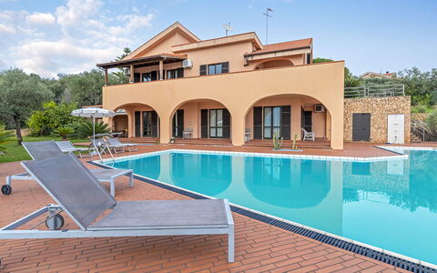 Villa Elda 6: Swimming Pool, Resort, Hacienda, Eco Hotel, Hotel, Villa