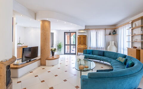 Villa Elda 6: Interior Design, Flooring, Furniture, Floor, Wood, Couch, Ceiling, Apartment, Living Room, Room