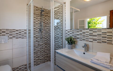 Villa Elena 9+1: Flooring, Interior Design, Plumbing Fixture, Floor, Bathroom, Bathroom Sink, Plumbing, Sink, Tap, Tile