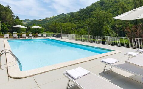 La Villa Dina 10: Swimming Pool, Resort, Eco Hotel, Outdoor Furniture, Hotel, Thermae, Resort Town, Sunlounger, Villa