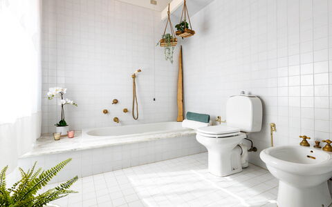 Villa Desiderio 9: Bathroom, Plumbing Fixture, Toilet, Toilet Seat, Plumbing, Tap, Flooring, Interior Design, Sink, Tile