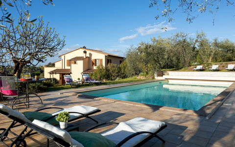 La Villa Nell'Isola Verde 12: Swimming Pool, Residential Area, House, Home, Architecture, Estate, Resort, Human Settlement, Hacienda, Villa