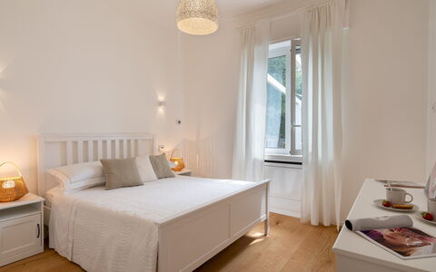 Villa Scirocco 10+2: Furniture, Bed, Interior Design, Bedroom, Wall, Bedding, Flooring, Bed Sheet, Wood, Floor