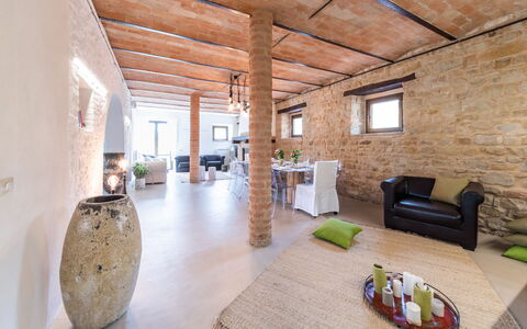 Villa Casanostra 12: Wall, Furniture, Interior Design, Ceiling, Flooring, Room, Floor, Chair, Living Room, Beam