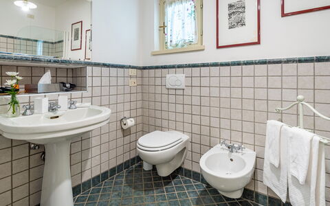 Villa la Dolce 8: Plumbing Fixture, Bathroom, Flooring, Bathroom Sink, Interior Design, Floor, Sink, Tap, Plumbing, Toilet Seat
