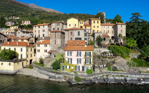 Villa Rivetta 6+2: Building, House, Residential Area, Home, Neighbourhood, Town, Coast, Roof, Coastal And Oceanic Landforms, Cottage