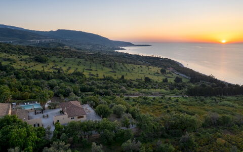 Villa le Sorbe 12: Horizon, Landscape, Coast, Aerial Photography, Sun, Evening, Sunrise, Chaparral