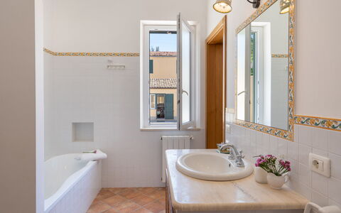 Villa le Sorbe 12: Wall, Flooring, Plumbing Fixture, Floor, Interior Design, Bathroom, Plumbing, Tap, Lighting, Home