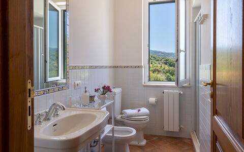 Villa le Sorbe 12: Interior Design, Flooring, Home, Room, Furniture, Floor, Ceiling, Plumbing Fixture, Chair, Picture Frame