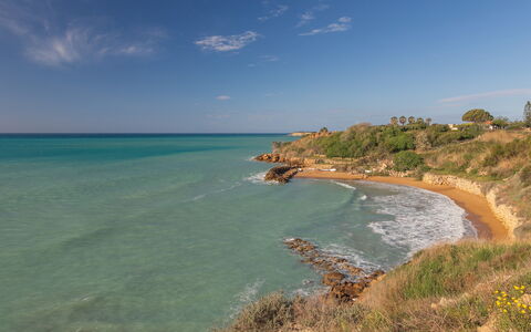 Villa Sabbie Rosse 6: Sky, Blue, Water, Body Of Water, Coast, Water Resources, Coastal And Oceanic Landforms, Horizon, Sea, Natural Landscape