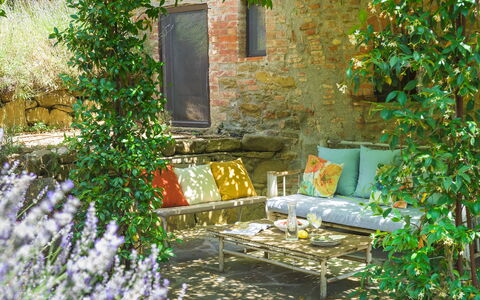 Casa di Pan 6: Furniture, Green, Yellow, Outdoor Furniture, Flowerpot, Chair, Garden, Table, Outdoor Table