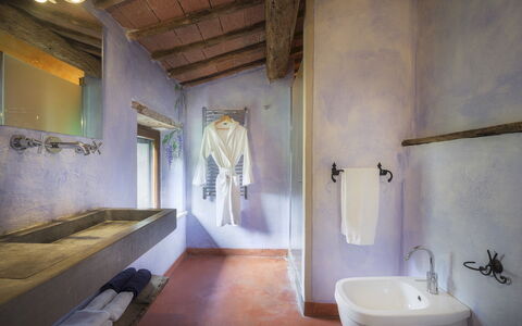 Casa di Pan 6: Wall, Flooring, Plumbing Fixture, Floor, Interior Design, Ceiling, Plumbing, Tap, Bathroom, Tile