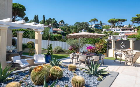 Villa Callari 6+2: Shrub, Garden, Residential Area, Home, Landscaping, Resort, Flowerpot, Hacienda, Shade