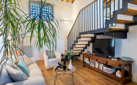 Country House Lo Spigo 4: Furniture, Interior Design, Flooring, Home, Table, Floor, Apartment, Chair, Living Room, Flowerpot