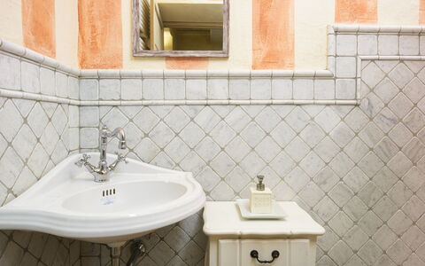 La Dama del Bosco 8+3: Wall, Flooring, Interior Design, Floor, Plumbing Fixture, Tile, Tap, Plumbing, Bathroom, Sink