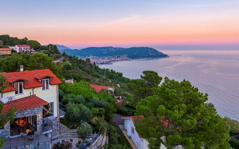 Villa nel Blu 8: Blue, Horizon, Coast, House, Landscape, Sea, Coastal And Oceanic Landforms, Home, Ocean, Cottage