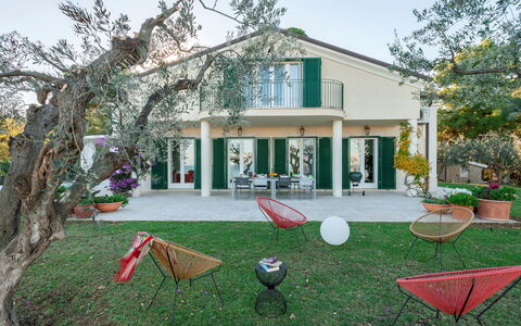 Villa Lucente 6+2: Home, House, Door, Lawn, Garden, Estate, Yard, Shade, Landscaping, Hacienda