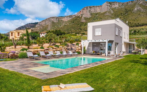 Dama dei Venti 6+2: Swimming Pool, Hill, Mountain, Mountain Range, Resort, Estate, Hill Station, Eco Hotel, Ridge, Farmhouse