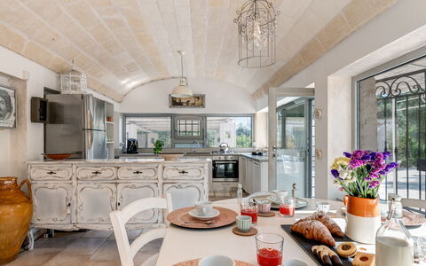 Pigreco 6+2: Furniture, Interior Design, Flooring, Home, Table, Kitchen & Dining Room Table, Kitchen, Ceiling, Countertop, Chair