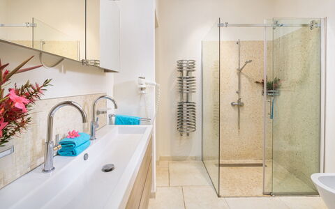 Villa la Dolce Vita 6: Bathroom, Interior Design, Plumbing Fixture, Flooring, Floor, Tap, Bathroom Cabinet, Plumbing, Tile, Mirror