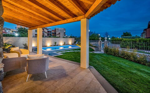 Villa Gallus 6: Architecture, Home, Garden, Resort, Estate, Landscape Lighting, Landscaping, Eco Hotel, Courtyard, Swimming Pool