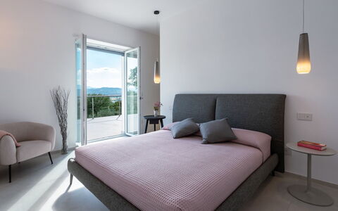 Villa Petrillo 6: Furniture, Bed, Interior Design, Bedroom, Wall, Flooring, Home, Floor, Bedding, Room