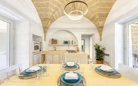 Il Nachiro 6: Interior Design, Ceiling, Molding, Design, Vault, Light Fixture, Tile, Plaster, Hotel, Kitchen