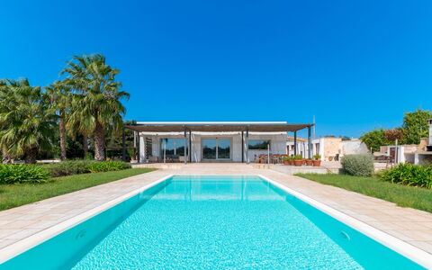 Villa i Chiani 8: Swimming Pool, Resort, Estate, Composite Material, Eco Hotel, Shade, Hacienda, Leisure, Villa, Landscaping
